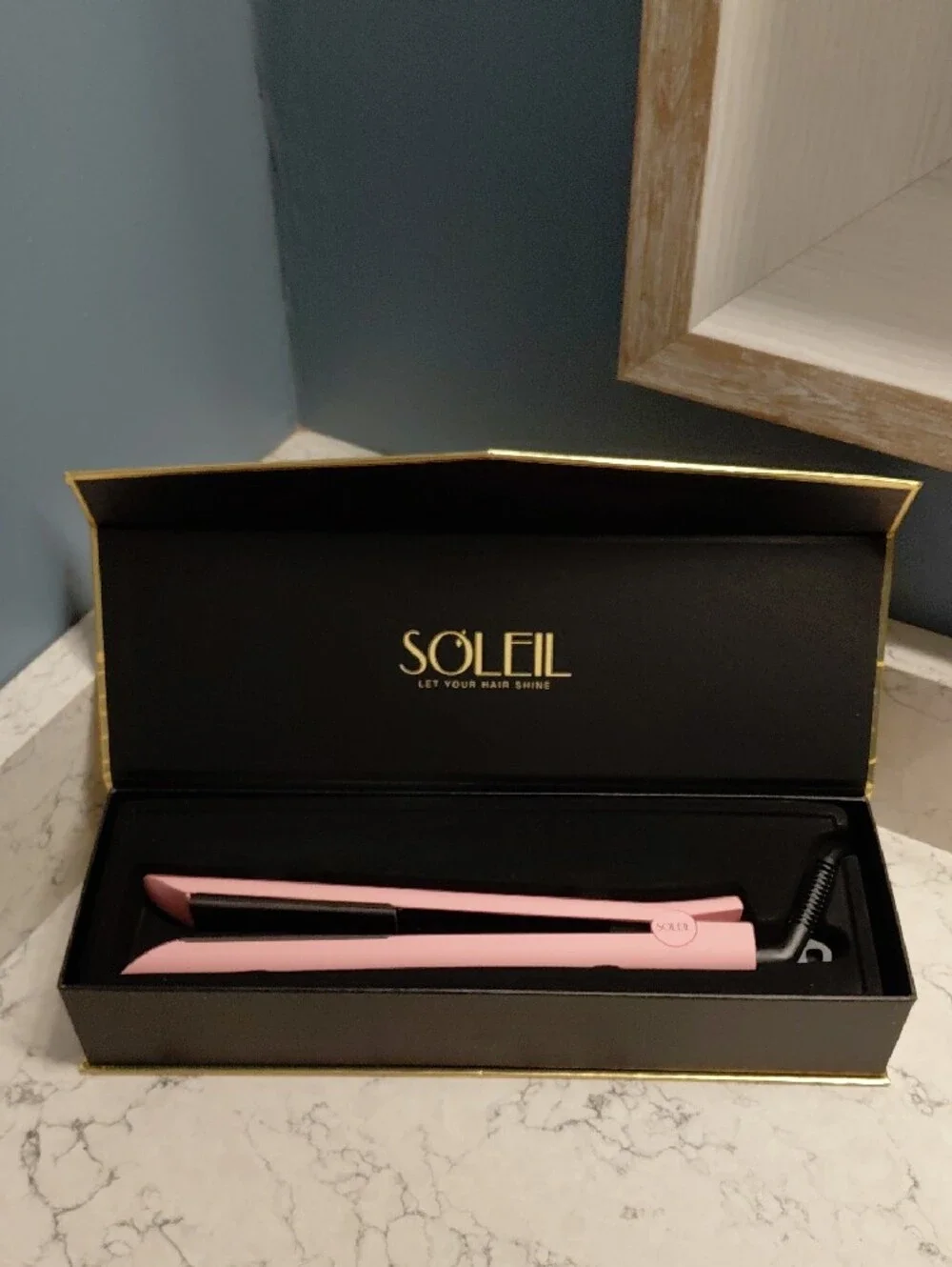 NEW SO'LEIL Pro Flat Iron Soft Baby Pink Soleil Ceramic Magnetized Plates